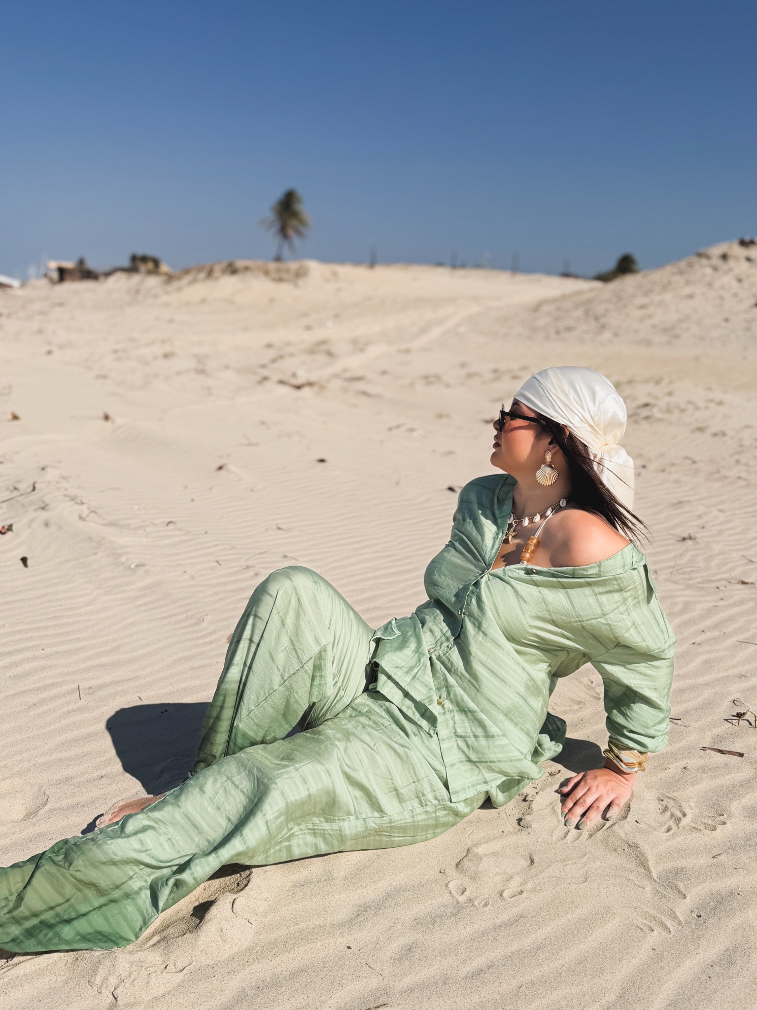 Look verde Tomelle nas dunas